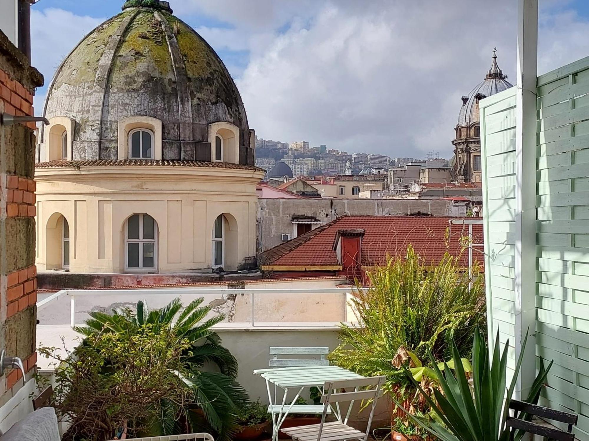S- Loft With Balcony In The Historic Center Appartement Napels